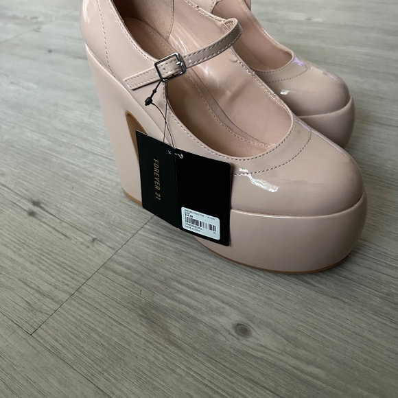 Platform shoes - Picture 3 of 3